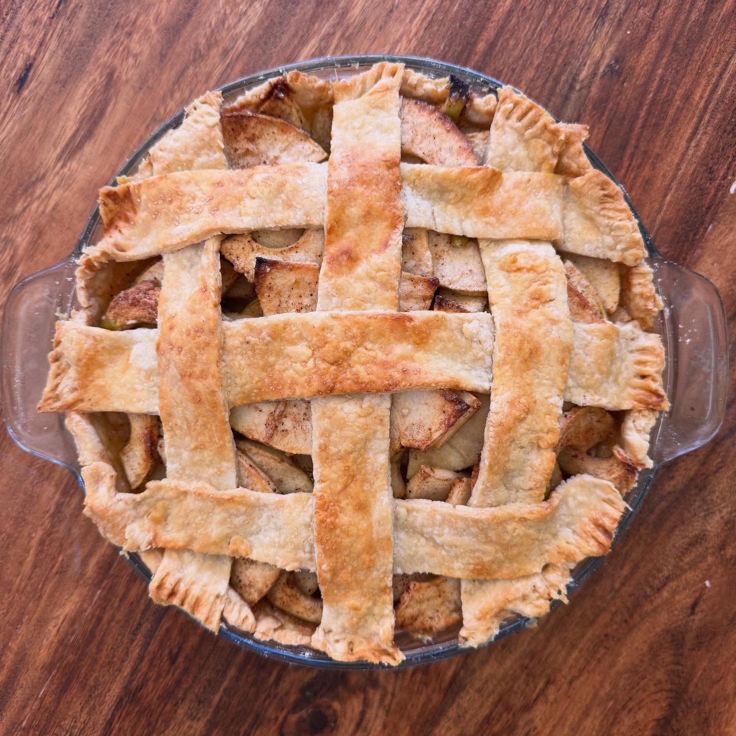 Photograph of a pie from @flyingjpies on Instagram